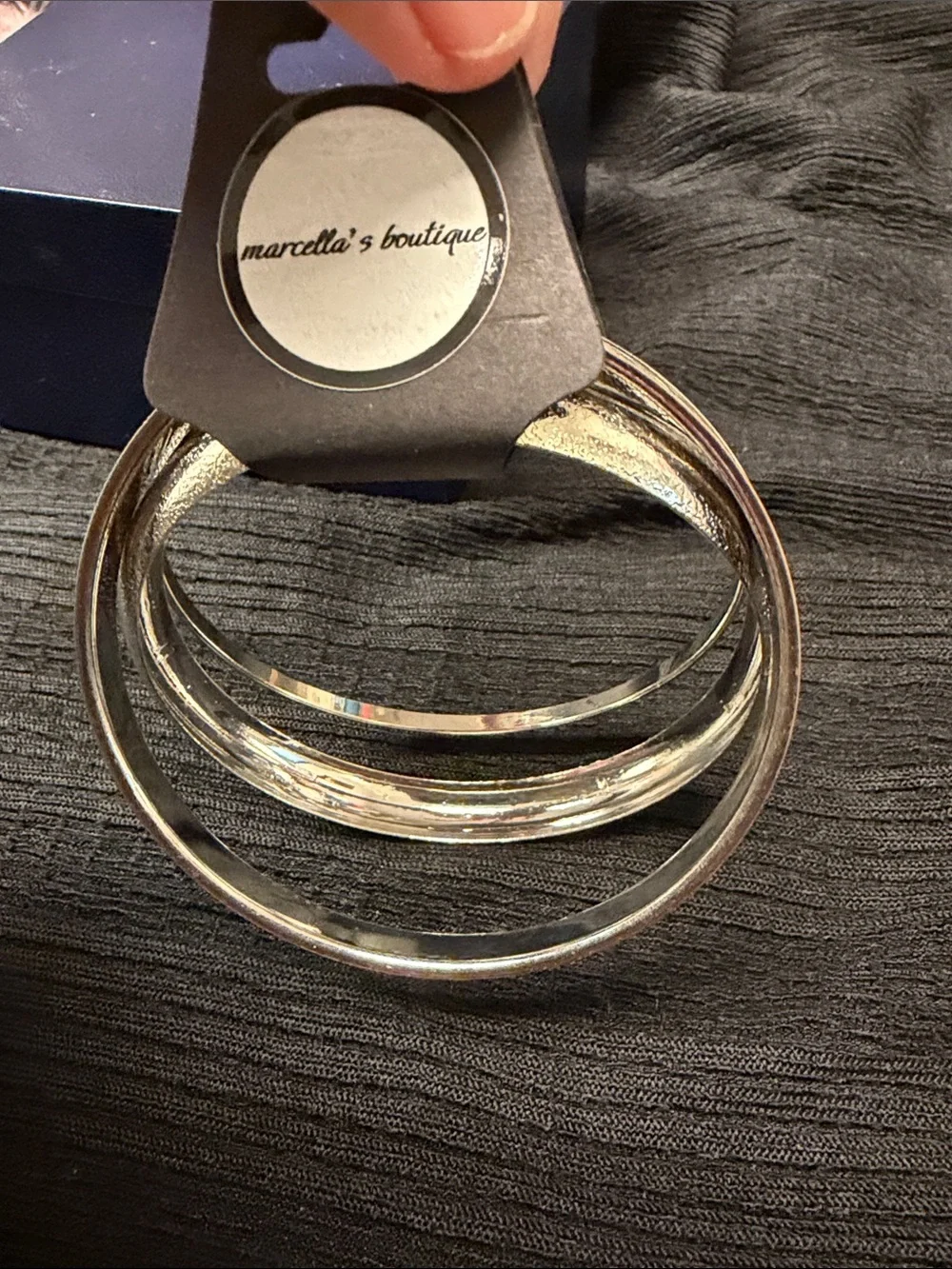 Silver-Tone Bangle Bracelet Set. 🆕